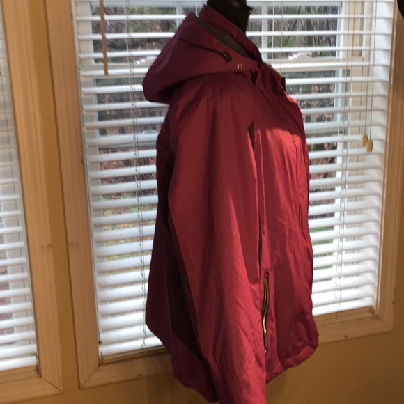 Waterproof Large Jacket - Picture 2 of 6